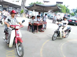 Đại dịch bằng lái “giả” ảnh 2