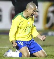 Những ngôi sao thắp sáng Copa America 2004 ảnh 3