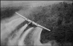 Chất độc màu da cam là gì? Ai ra lệnh rải tại Việt Nam?