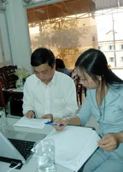 Giám đốc Sở Tài nguyên và Môi trường TP HCM Trần Thế Ngọc giao lưu cùng bạn đọc ảnh 6