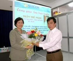 Giám đốc Sở Tài nguyên và Môi trường TP HCM Trần Thế Ngọc giao lưu cùng bạn đọc ảnh 12