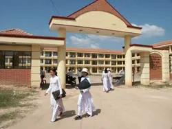 Làm gì để ngăn chặn nạn bỏ học?