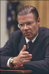 “Hàng rào McNamara” là gì?