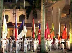 Tưng bừng khai hội ASEM 5 ảnh 2