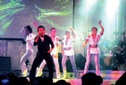 Đi quán bar,phòng trà nghe nhạc ảnh 2