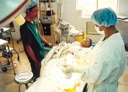 Bài 3: Những giọt máu nghĩa tình