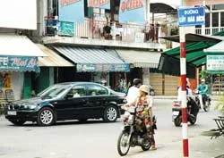 Tên đường không biết đâu mà lần! ảnh 2