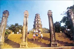 Vào cuộc cạnh tranh ráo riết