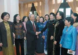 Phát huy truyền thống yêu nước, đoàn kết, hoàn thành thắng lợi nhiệm vụ năm 2005 (*)
(Trích lời bế mạc kỳ họp thứ 6 Quốc hội khóa XI của Chủ tịch Quốc hội Nguyễn Văn An)