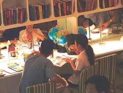 Thư viện ở... quán ảnh 2