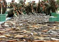 Phá hủy hơn 10.000 khẩu súng bất hợp pháp