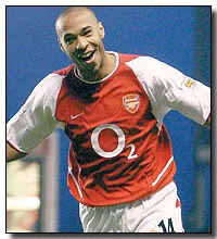 Ronaldinho đoạt giải cầu thủ xuất sắc của World Soccer ảnh 2