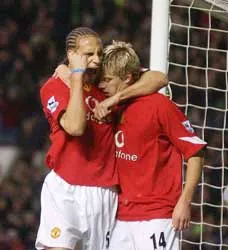 Manchester UTD sợ mất Rio Ferdinand