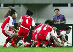 Singapore đăng quang lần thứ hai ảnh 2