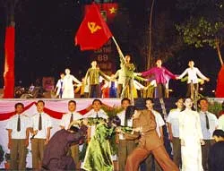 Bài ca đi cùng năm tháng