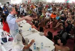 Yêu cầu cải tổ triệt để và toàn diện LHQ