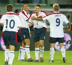 LĐBĐ Anh ủng hộ HLV Eriksson ảnh 1