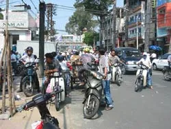 Nhân dân hãy hỗ trợ chúng tôi!