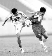 Trận Huda-Huế (áo trắng) thắng Thể Công 3-1.