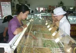 Giá vàng tăng tiếp lên 8,32 triệu đồng/lượng