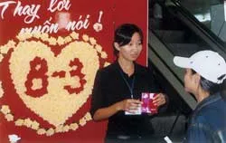 8-3: Khuyến mãi ồ ạt