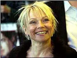 Các nhà văn nổi tiếng ra sách giúp nạn nhân sóng thần