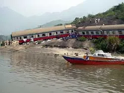 Tốc độ cho phép 40km/giờ, nhưng tàu chạy 68-69km/giờ
