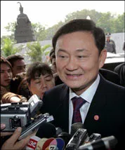 Nông dân Thái Lan lại mời cơm trưa Thủ tướng Thaksin