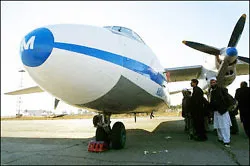 Máy bay rơi, ít nhất 29 người thiệt mạng