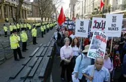 “Ánh sáng cuối đường hầm” chưa xuất hiện!