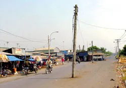 Cột điện giữa đường