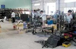 Tìm lợi thế từ làm vệ tinh