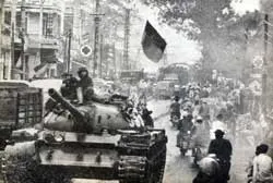 Bộ Chính trị quyết định tổng tấn công trong thời gian sớm nhất