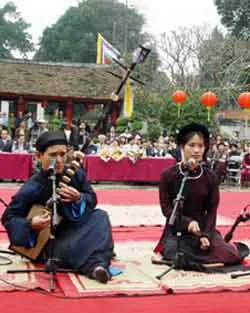 Khi tiếng phách, tiếng đàn lắng xuống...