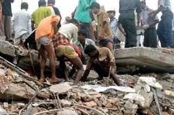 Sập nhà cao tầng ít nhất 5 người thiệt mạng