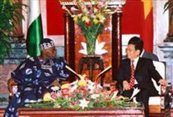 Đẩy mạnh quan hệ thương mại giữa 2 nước