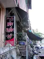 Một cô gái tử vong vì giải phẫu nâng ngực?