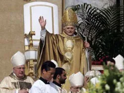 Lễ tấn phong tân Giáo hoàng Benedict XVI