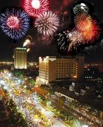 Tưng bừng các hoạt động lễ hội ngày 30-4 lịch sử