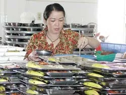 Khởi nghiệp từ gánh cháo ảnh 2