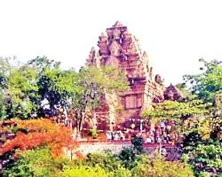 Hàng trăm ngàn người đi du lịch dịp nghỉ lễ