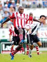 Number one V- League 2005 (vòng 12 ngày 8-5) ảnh 1