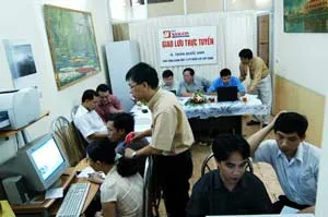 Giao lưu trực tuyến với lãnh đạo Tổng Công ty Điện lực VN ảnh 11