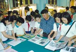 Triển lãm tem, hình ảnh về cuộc đời và sự nghiệp của Bác Hồ