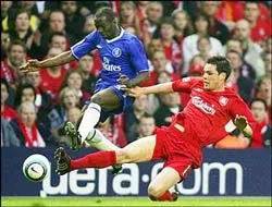 Chelsea giữ chặt Makelele, Cudicini ảnh 1