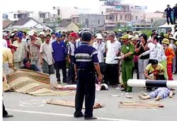 Tai nạn giao thông làm 3 người chết, 2 người bị thương