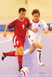 Nên bắt đầu từ bóng đá phong trào