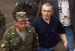 Khodorkovsky bị tuyên án 9 năm tù