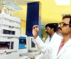 Tỷ phú “nghèo” ảnh 2