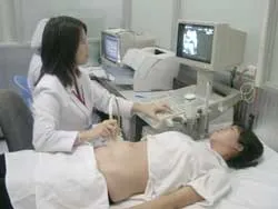 Xét nghiệm, cấp thuốc đặc trị và sữa miễn phí